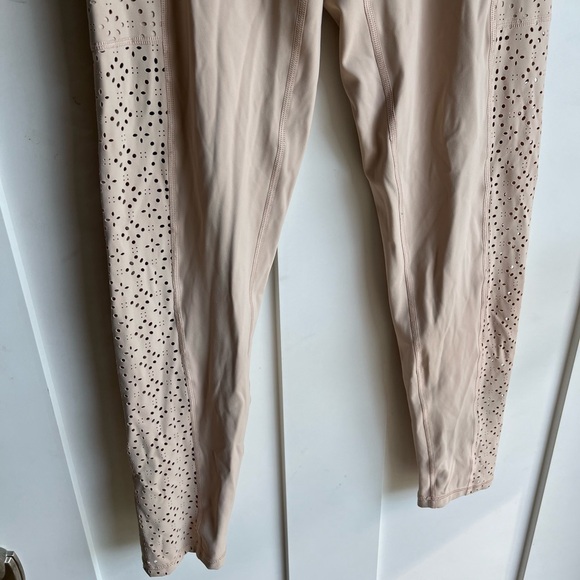 AERIE Move Lasercut High Waisted Leggings - Picture 4 of 8